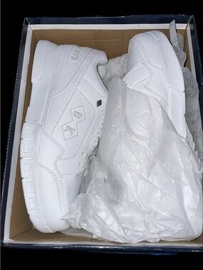 British Knights Metros Men's Sneakers
BRAND NEW SIZE 11 FREE SHIPPING